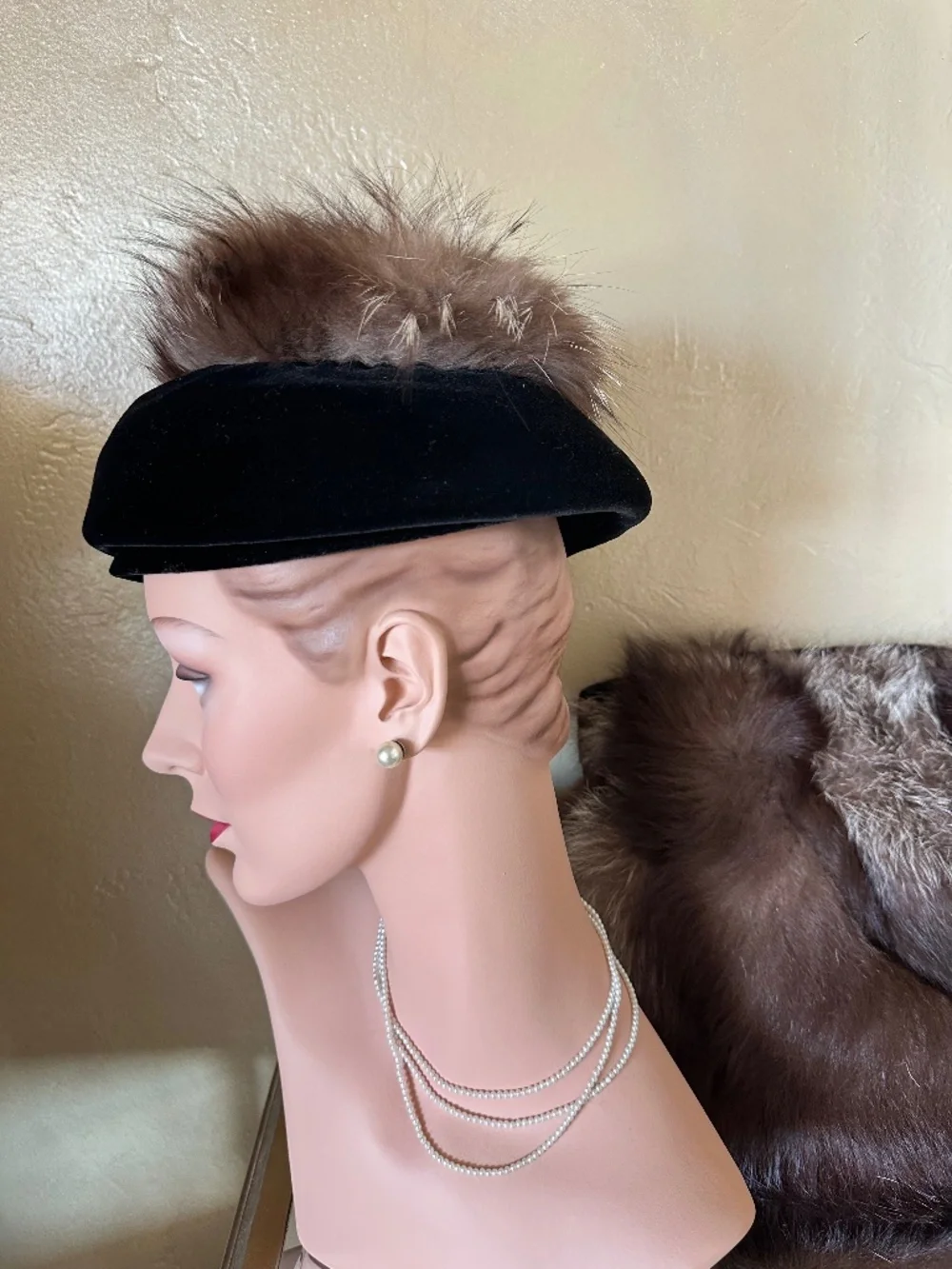 COLLECTION WORTHY SILVER FOX/VELVET HAT & MUFF